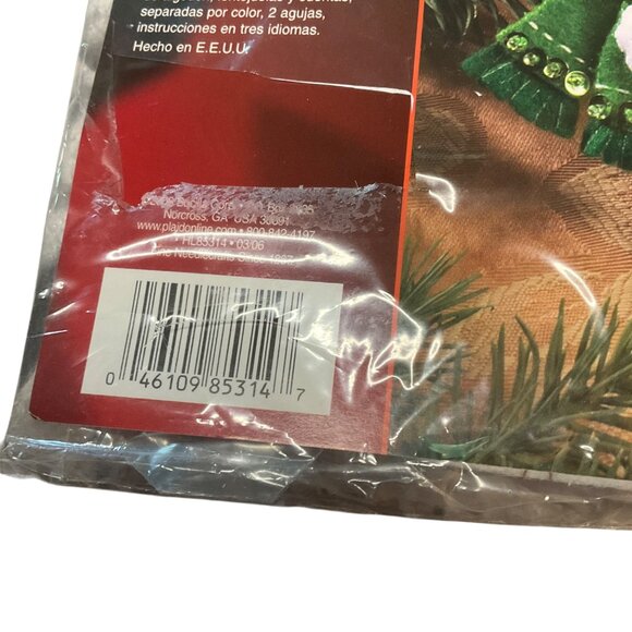 Bucilla Felt Ornament Kit Polar Bears Christmas Craft Set For DIY vintage 85314 - Picture 3 of 5